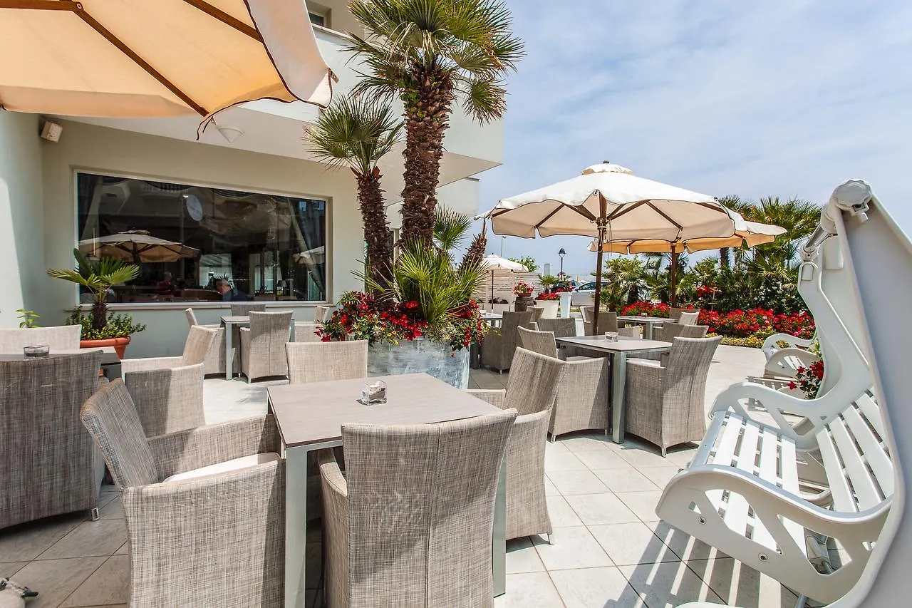 Hotel Oriente Milano Marittima 3*,