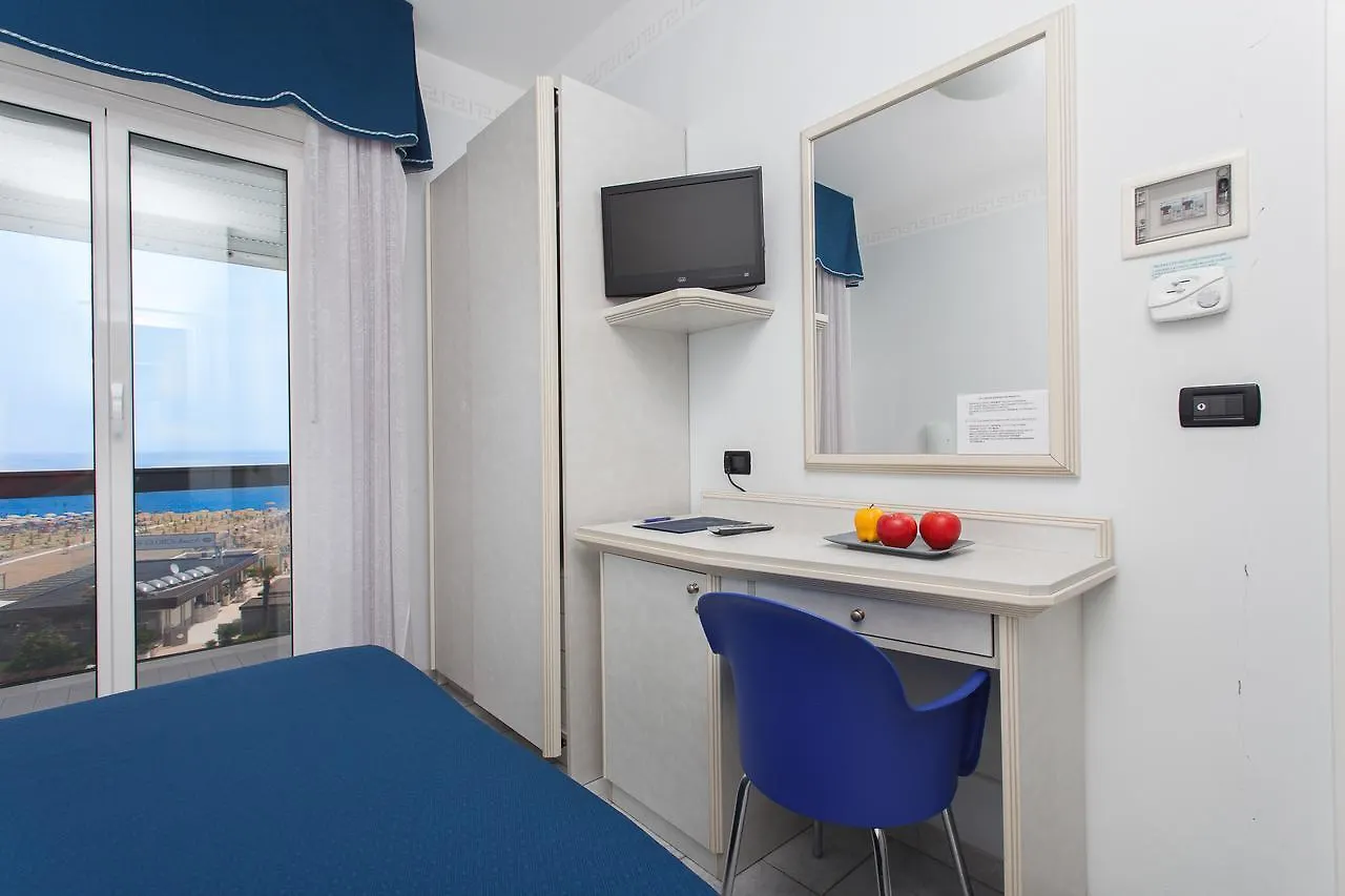 Hotel Oriente Milano Marittima 3*,